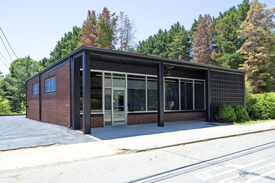 More Photos Of 43 Main W St, Yanceyville Office For Sale