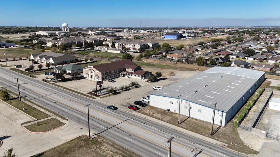 More Photos Of 2719 E Elms Rd, Killeen Warehouse For Lease