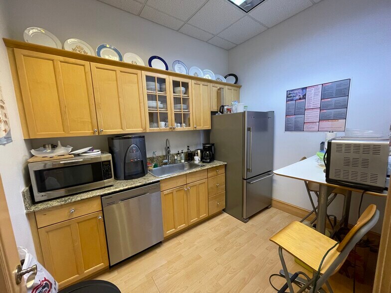 More Photos Of 2830 W State Road 84, Fort Lauderdale Flex For Sale