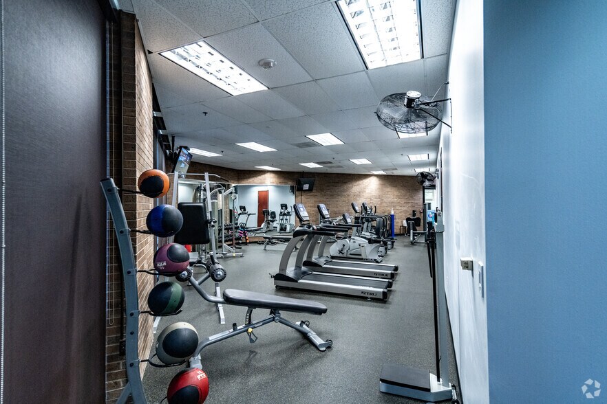 More Photos Of 12221 Merit Dr, Dallas Office For Sale