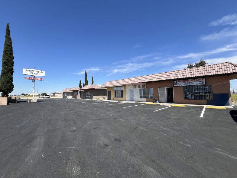 Primary Photo Of 12016-12020 Air Expressway Blvd, Adelanto Office Residential For Sale