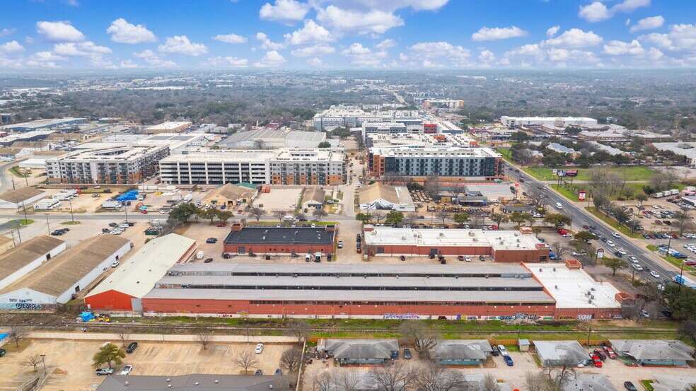 More Photos Of 4201 S Congress Ave, Austin Light Distribution For Lease