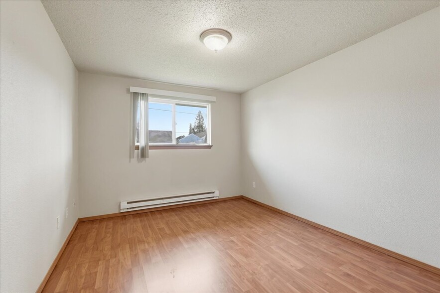 More Photos Of 1100-1105 S Pearl St, Centralia Apartments For Sale