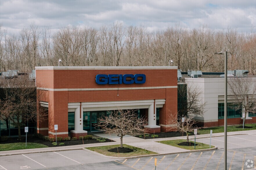 More Photos Of 150 CrossPoint Pky, Amherst Office For Lease