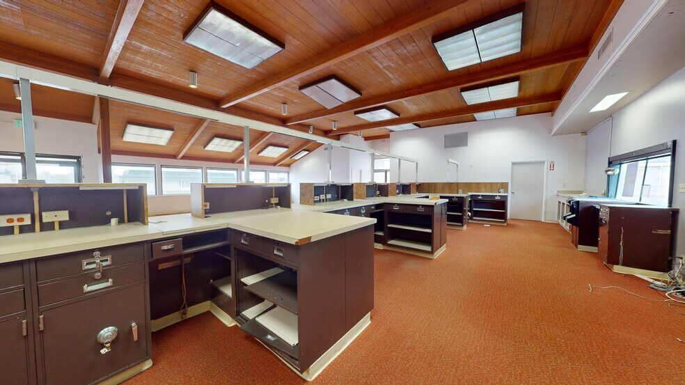 More Photos Of 1005 W 4th St, Winnemucca Bank For Sale