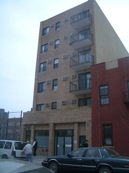 Primary Photo Of 202-204 E 110th St, New York Apartments For Lease