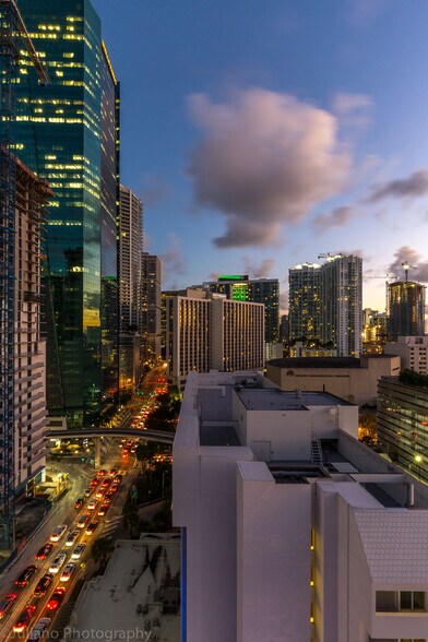 More Photos Of 150 SE 2nd Ave, Miami Office For Lease