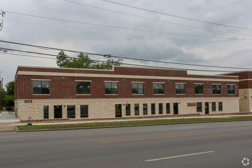 Primary Photo Of 605 E University Ave, Georgetown Office For Lease