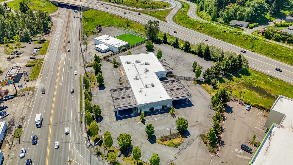 More Photos Of 13906 Highway 99, Lynnwood Office For Lease