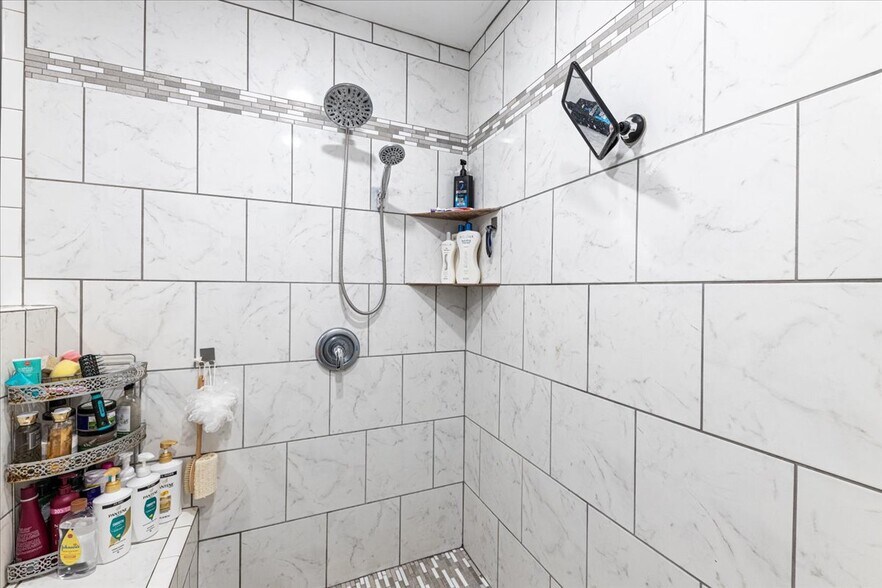 More Photos Of 1817 S Morgan St, Granbury Auto Dealership For Sale