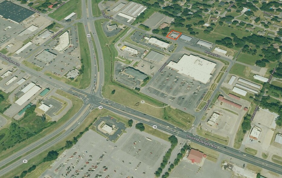 More Photos Of 2113 Mahaney Ave, Tahlequah Service Station For Sale