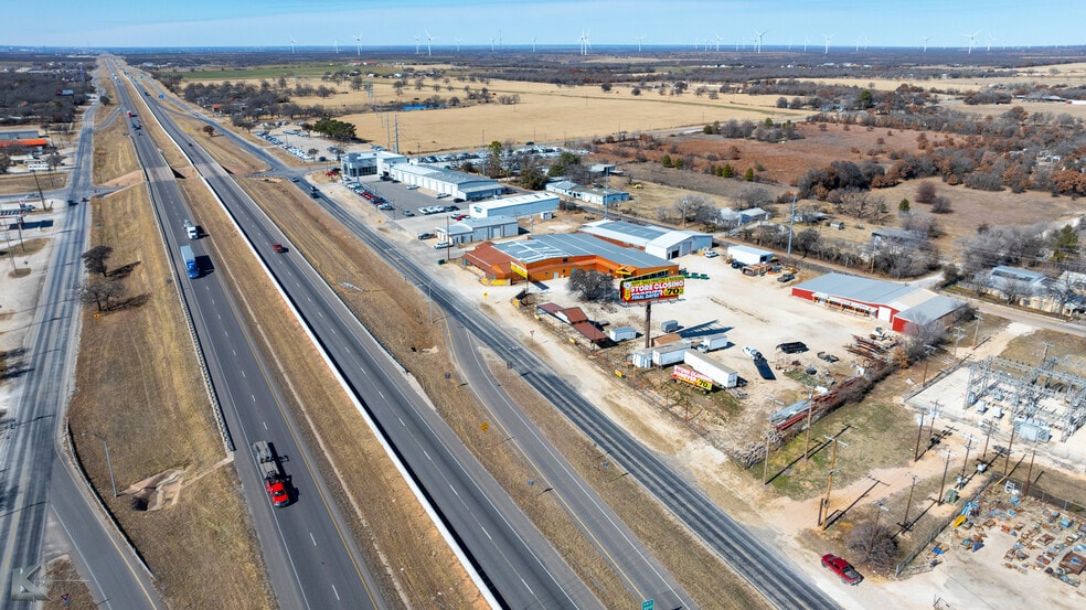 More Photos Of 302 N Access Rd, Clyde Showroom For Sale