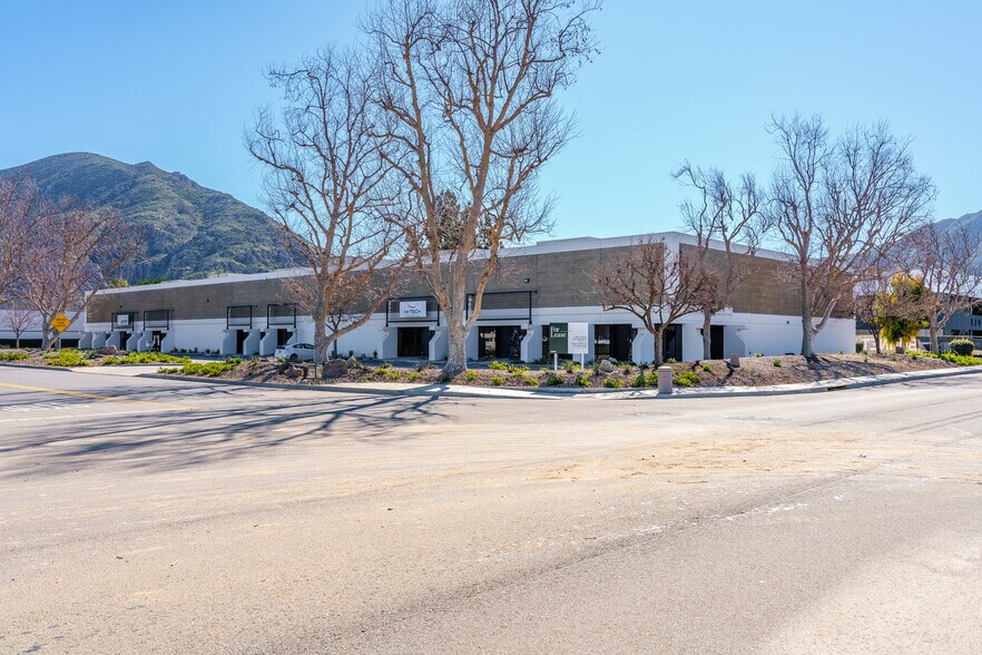Primary Photo Of 4600-4650 Calle Quetzal, Camarillo Manufacturing For Lease
