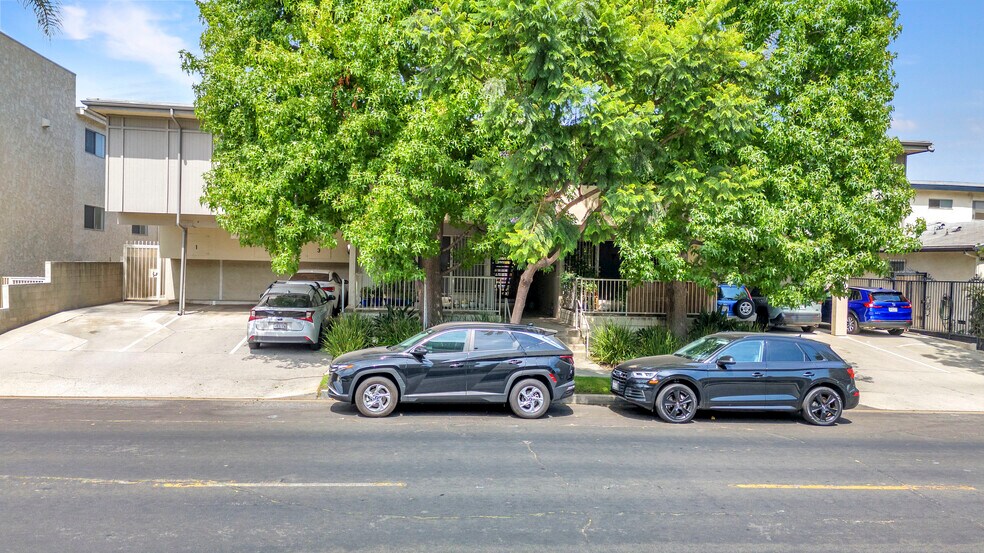 More Photos Of 1666 Federal Ave, Los Angeles Apartments For Sale