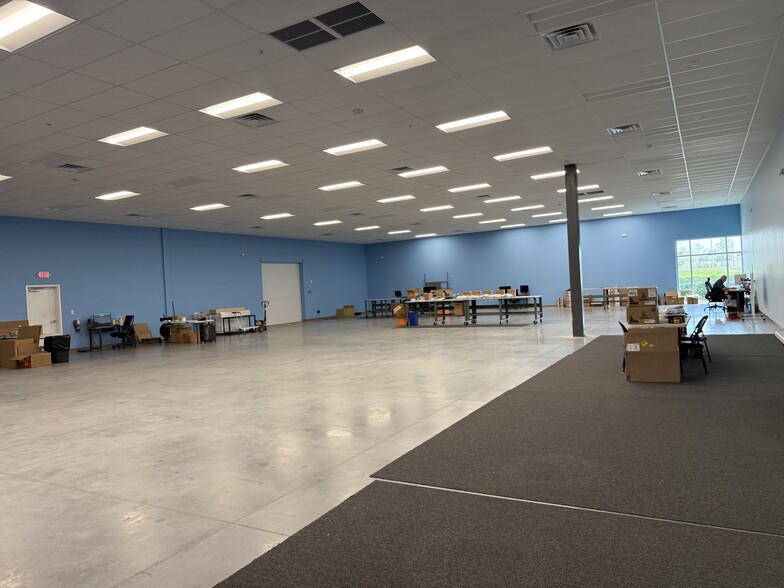 More Photos Of 2510 51st Ave E, Palmetto Warehouse For Lease