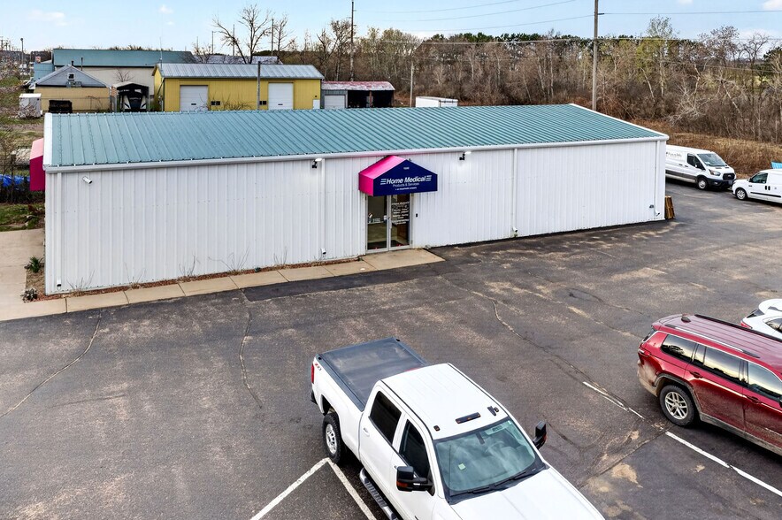 More Photos Of 1590 Macauley Ave, Rice Lake Flex For Sale