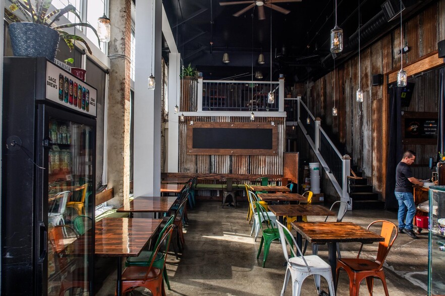 More Photos Of 1700-1712 1/2 W Sunset Blvd, Los Angeles Apartments For Lease