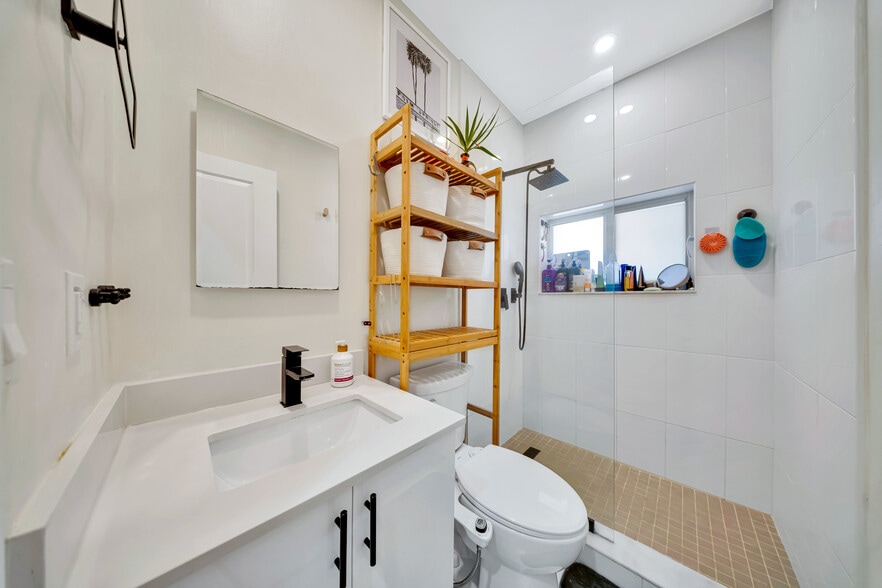 More Photos Of 7411 Carlyle Ave, Miami Beach Apartments For Sale