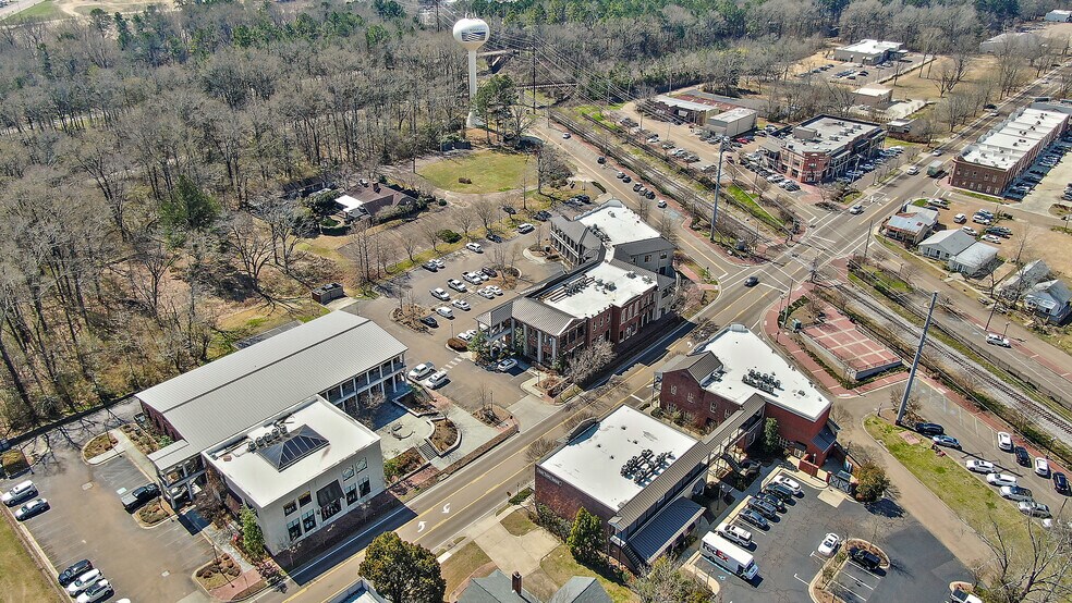 More Photos Of 113-115 W Jackson Ave, Ridgeland Unknown For Lease