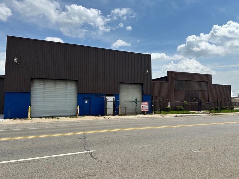 Primary Photo Of 17236 Mount Elliott St, Hamtramck Industrial For Sale