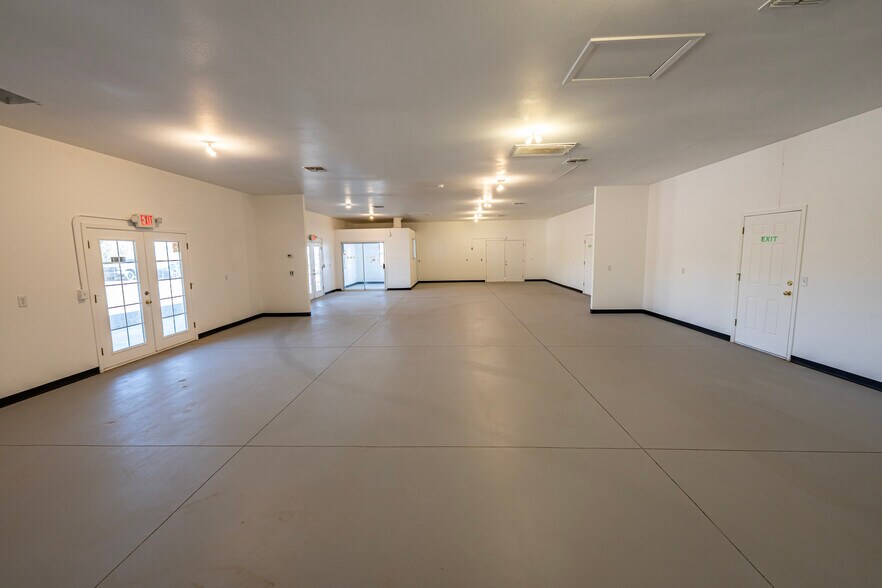 More Photos Of 5221 Hwy 68, Golden Valley Flex For Sale