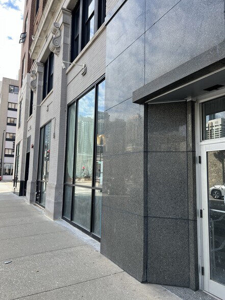 More Photos Of 540 N LaSalle St, Chicago Loft Creative Space For Lease