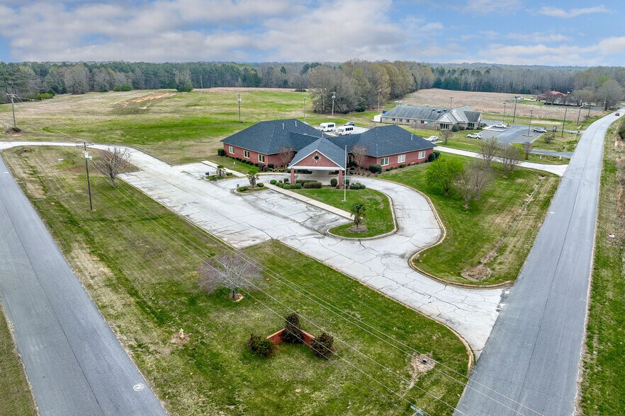 More Photos Of 512 Professional Park Rd, Clinton Medical For Sale