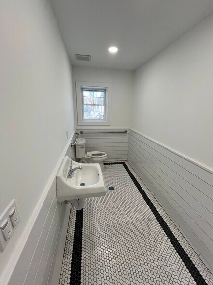 More Photos Of 192 Ny-17, Tuxedo Park Restaurant For Lease
