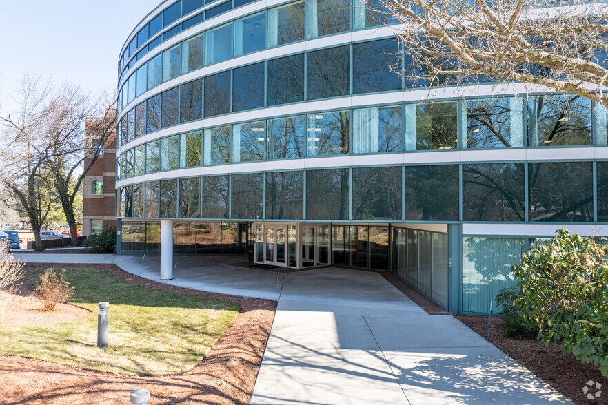 More Photos Of 138 River Rd, Andover Office For Lease
