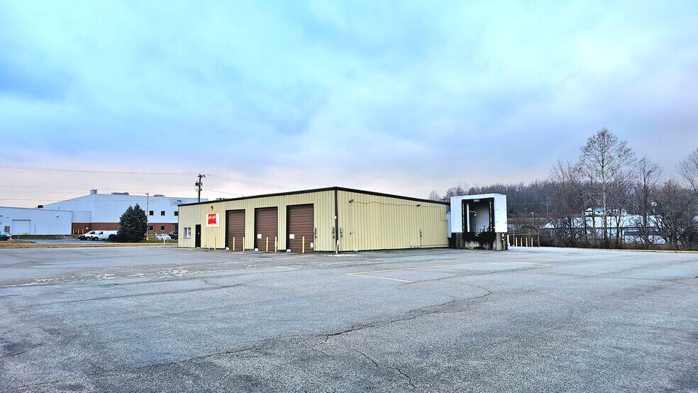 Primary Photo Of 212 Hobart Dr, Hillsboro Warehouse For Sale