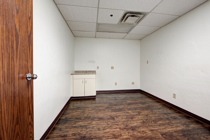 More Photos Of 3727 NW 63rd St, Oklahoma City Medical For Lease