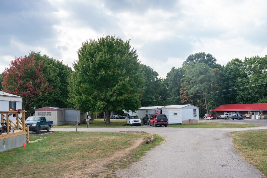 More Photos Of 6 Lowery Dr, Dunbar Manufactured Housing Mobile Home Park For Sale