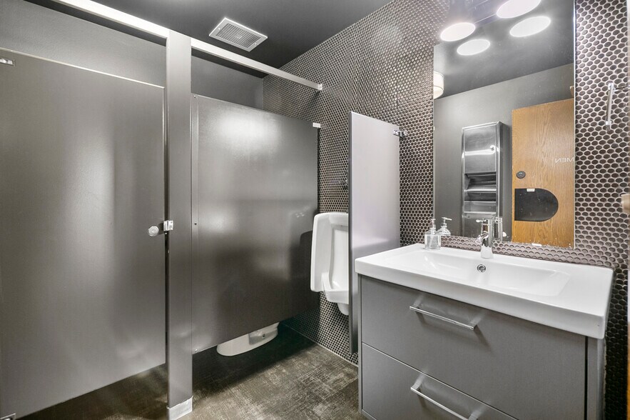More Photos Of 1148 NW Leary Way, Seattle Office For Lease