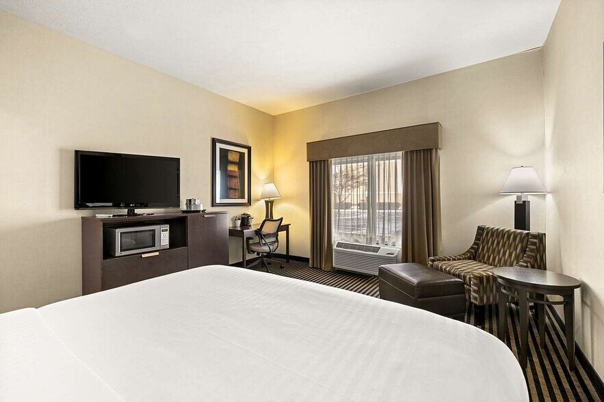 More Photos Of 6109 Cambridge Way, Plainfield Hotel For Sale