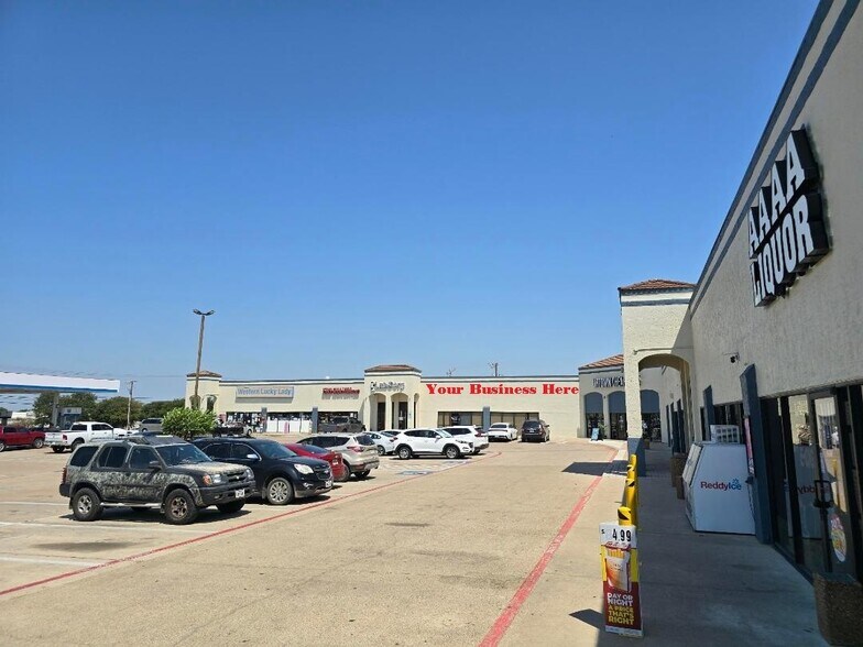 More Photos Of NEC Boat Club Road and Shaydell Drive, Fort Worth Storefront For Lease