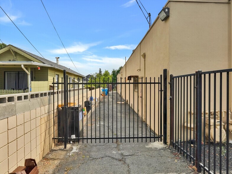 More Photos Of 840 Tuolumne St, Vallejo Storefront Retail Office For Sale