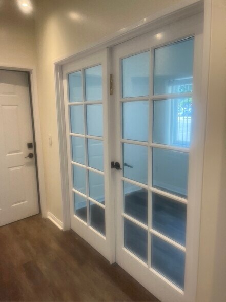 More Photos Of 4110 Cahuenga Blvd, Toluca Lake Office Residential For Lease