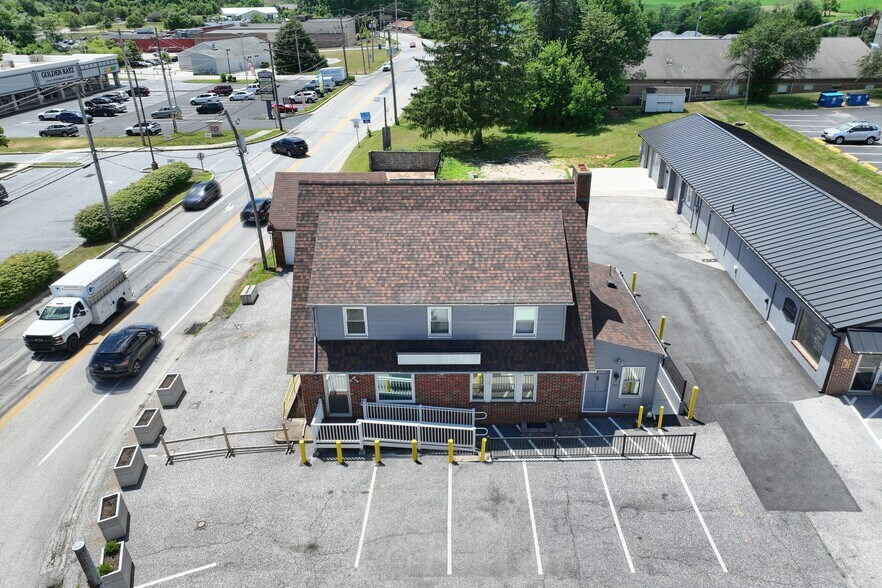 More Photos Of 550 S Main St, Shrewsbury Freestanding For Lease