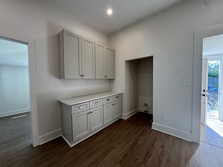 More Photos Of 159 Church St Ne, Concord Office Residential For Lease