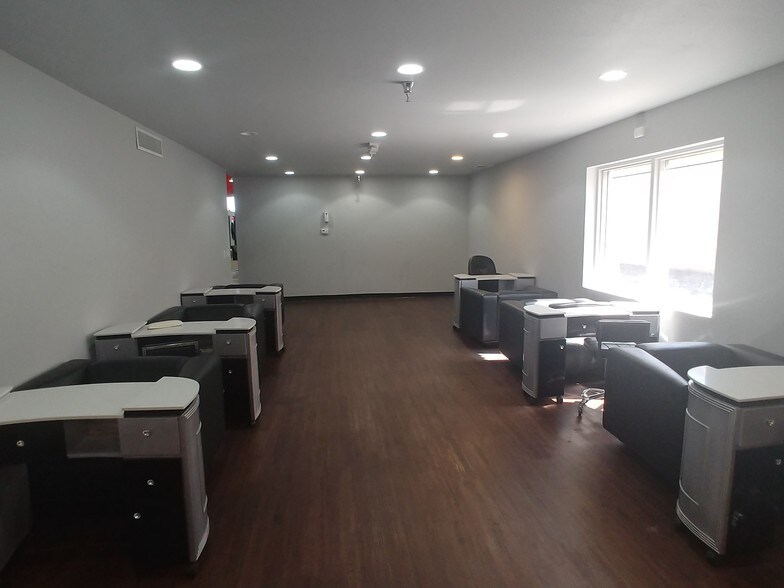 More Photos Of 2965 S Maryland Pky, Las Vegas General Retail For Lease