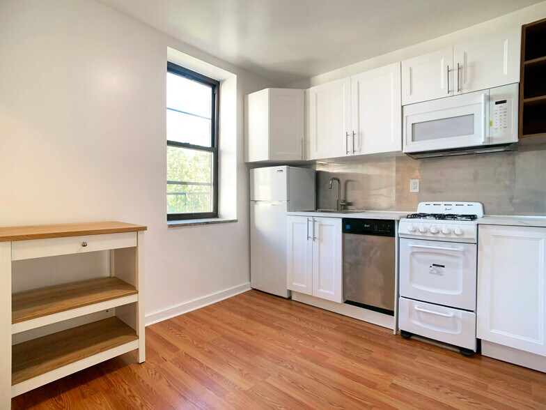 More Photos Of 293 Tompkins Ave, Brooklyn Apartments For Sale