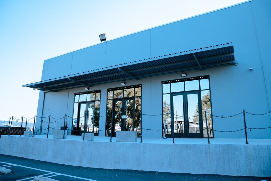 More Photos Of 8729 Aviation Blvd, Inglewood Telecom Hotel Data Hosting For Sale