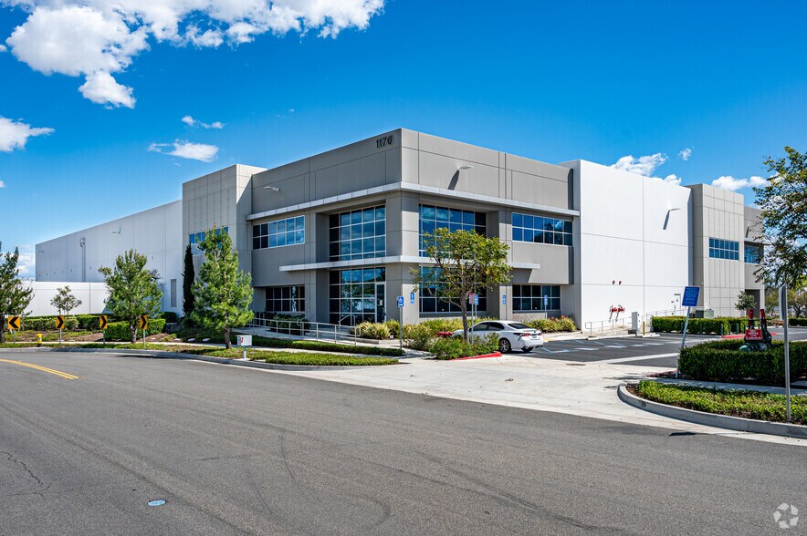 More Photos Of 1176 E California St, Ontario Warehouse For Lease