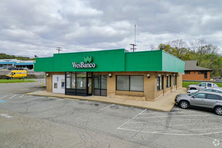 Primary Photo Of 1660 W State St, Baden Bank For Lease
