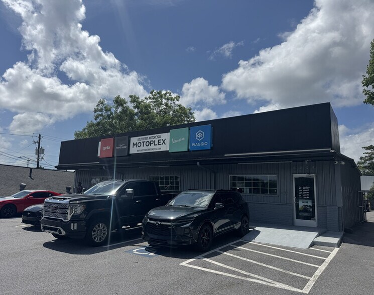 More Photos Of 6401 Spring St, Douglasville Freestanding For Lease