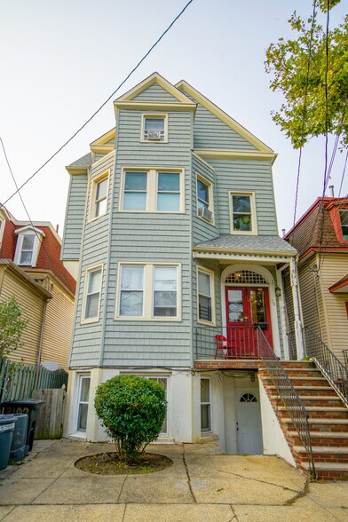 More Photos Of 73 Harrison St, Staten Island Apartments For Sale