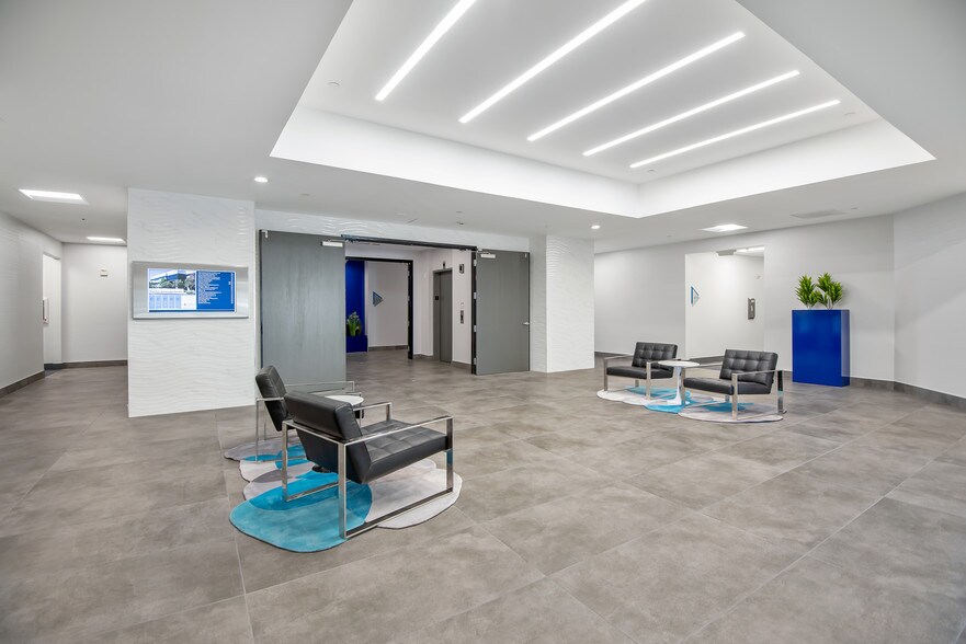 More Photos Of 9301 Oakdale Ave, Chatsworth Office For Lease