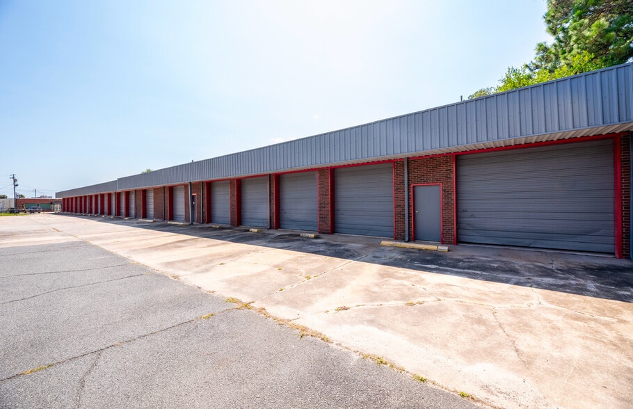 More Photos Of 447 Ossie Davis Pky, Waycross Auto Dealership For Sale