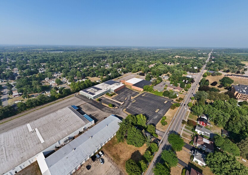 More Photos Of 231 East Ave, Albion Town Orleans Office For Lease
