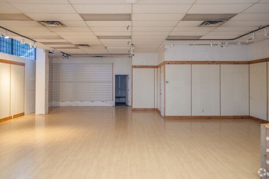More Photos Of 210 W Broadway, Vancouver Office For Lease